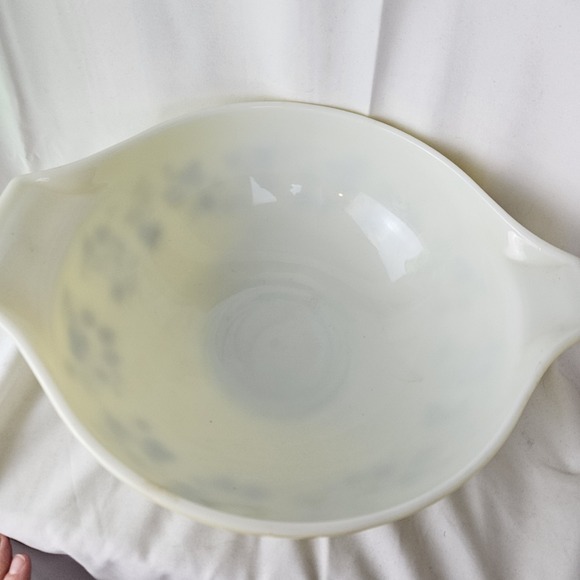 Vintage Pyrex Gooseberry Black on Yellow 444 Cinderella Mixing Bowl 4 QT - Picture 2 of 6